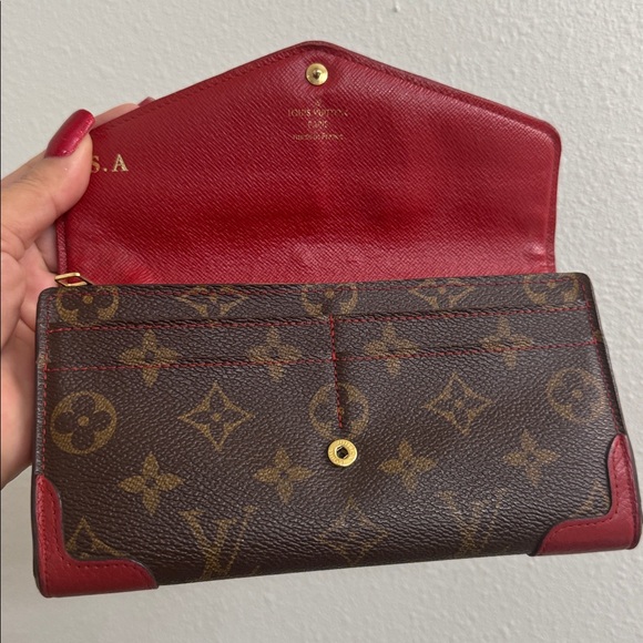 LOUIS VUITTON Portefeuille Sarah Retiro Cerise Monogram Long wallet - Picture 4 of 17